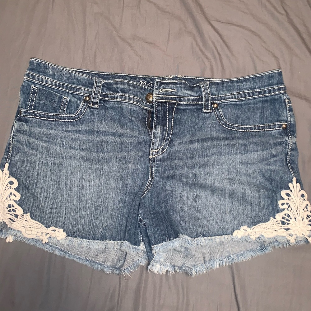 Maurice shorts, size 15/16reg